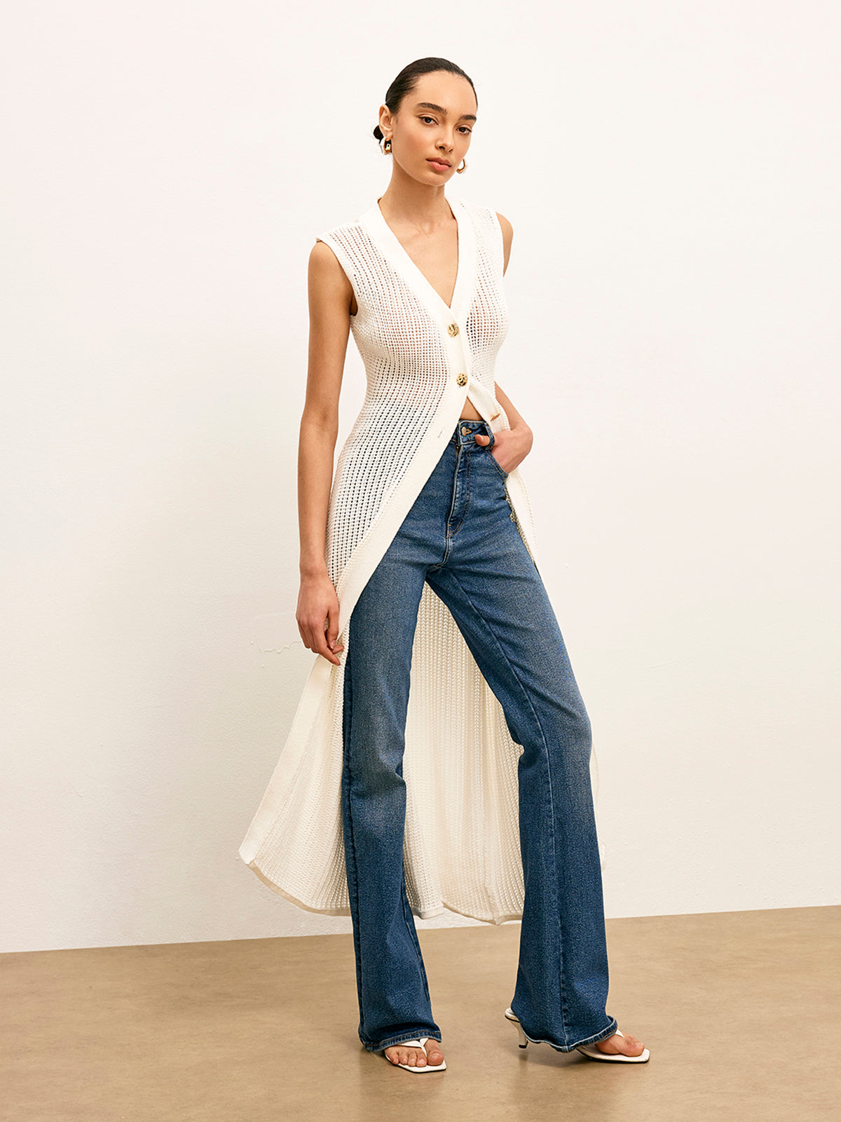 Knit Hollow Metal Detail Sleeveless Cardigan