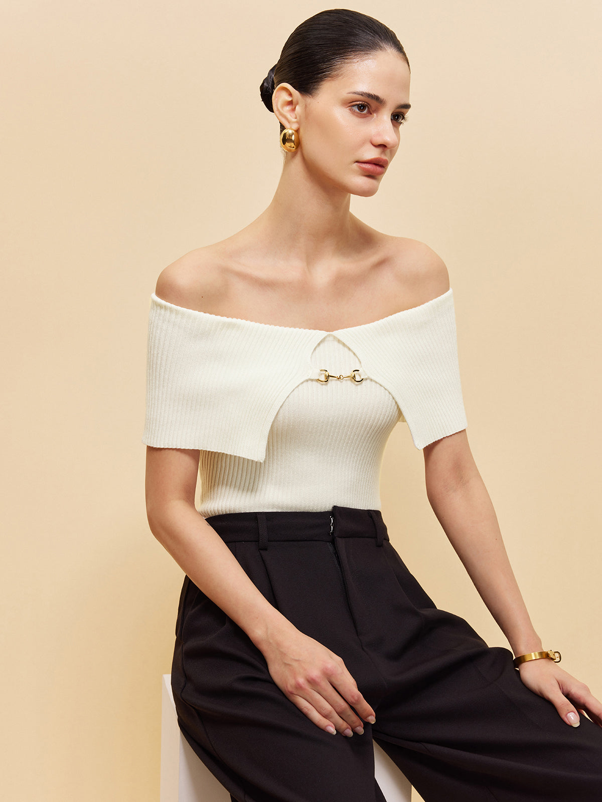 Off-Shoulder Chain Detail Ribbed Knit Top