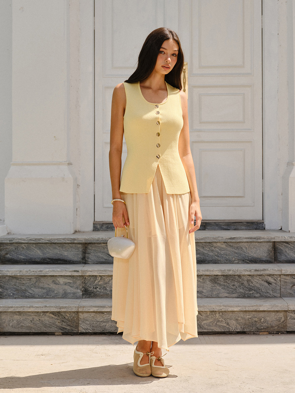 Sleeveless Square-Neck Buttoned Top With Split Hem