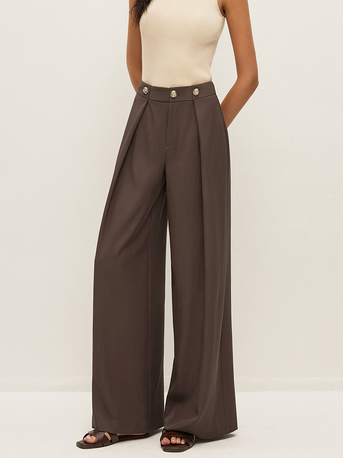Mid-Waist Metal Detail Pleated Pants