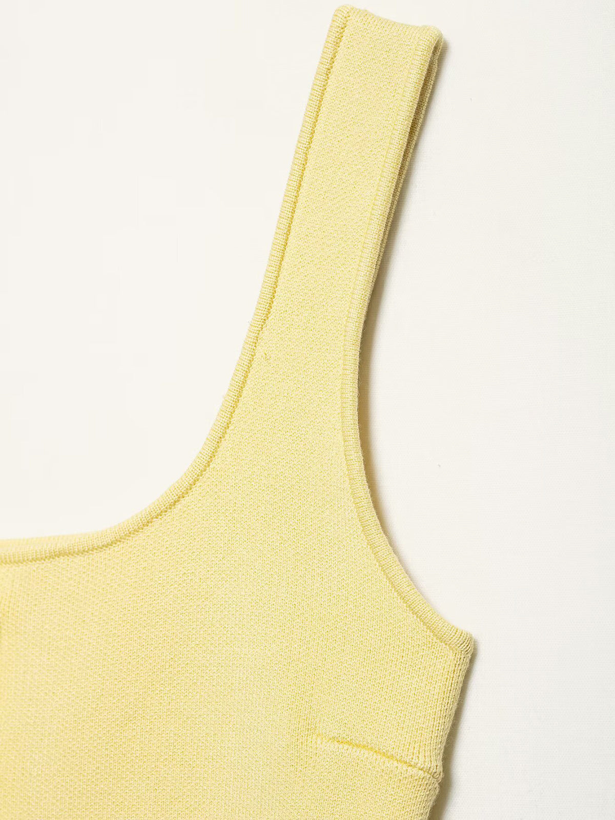 Curved Hem Ribbed Knit Vest