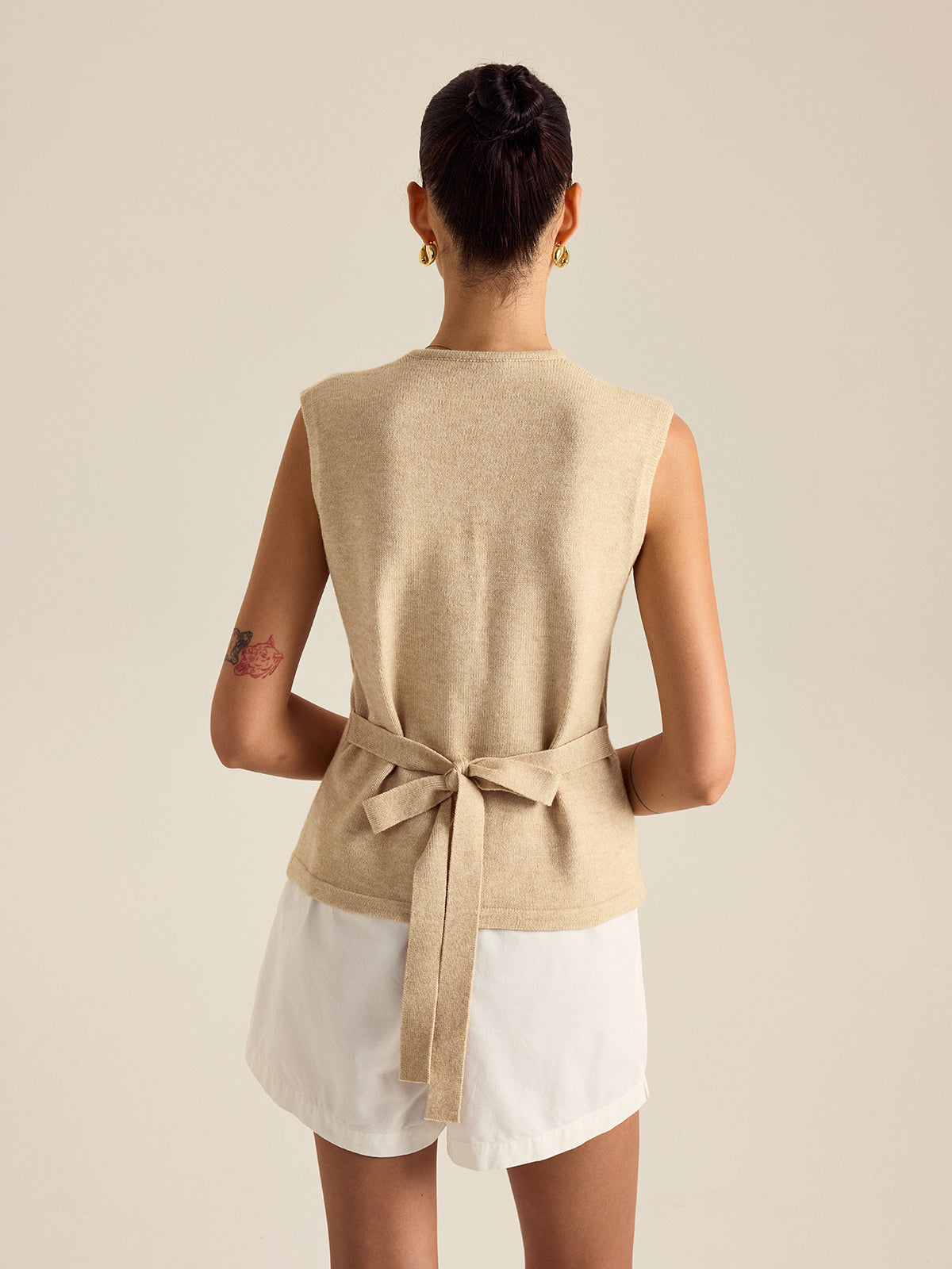 Sleeveless V-Neck Vest with Shell-Shaped Buttons