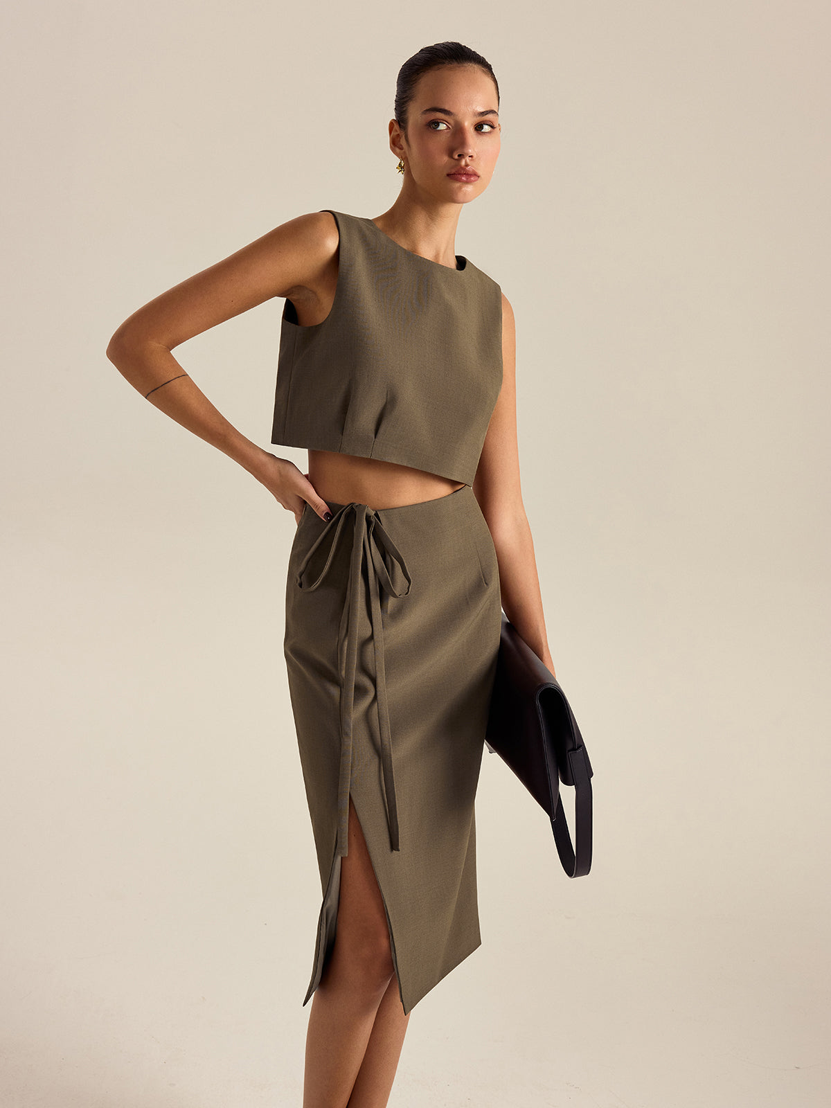 Sleeveless Round-Neck Crop Top