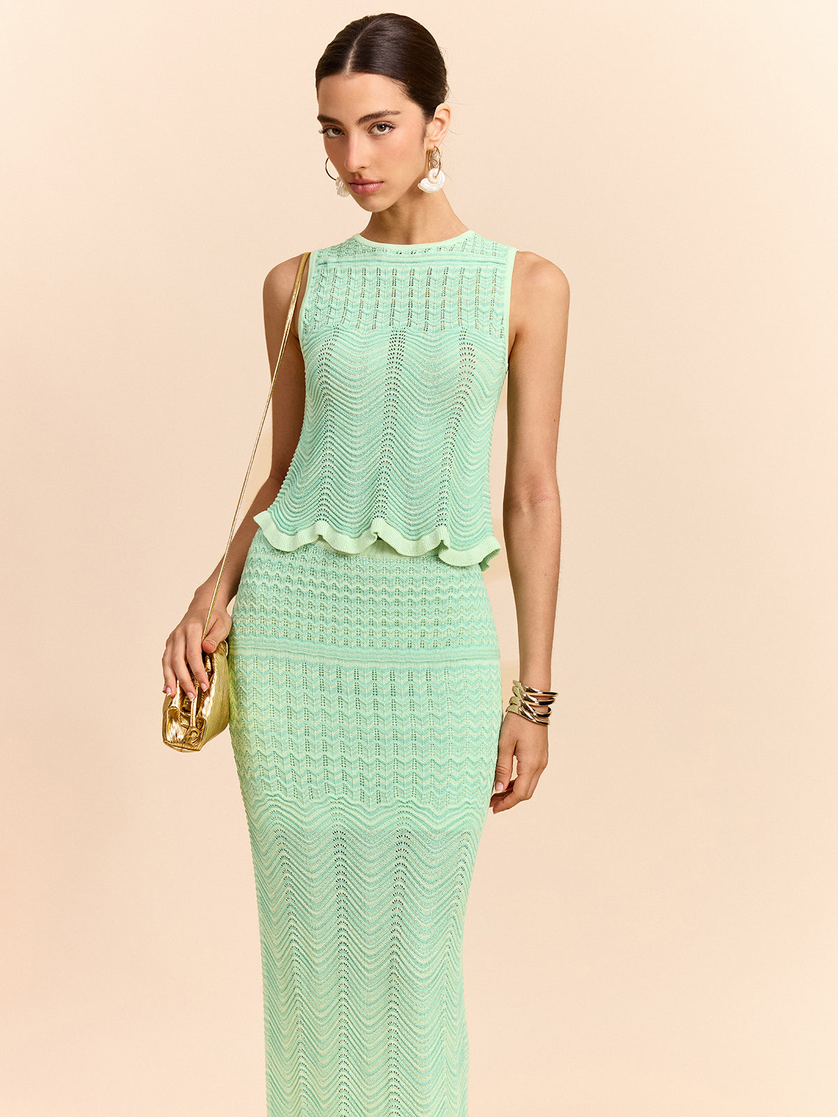 Wave Pattern Sleeveless Knit Top