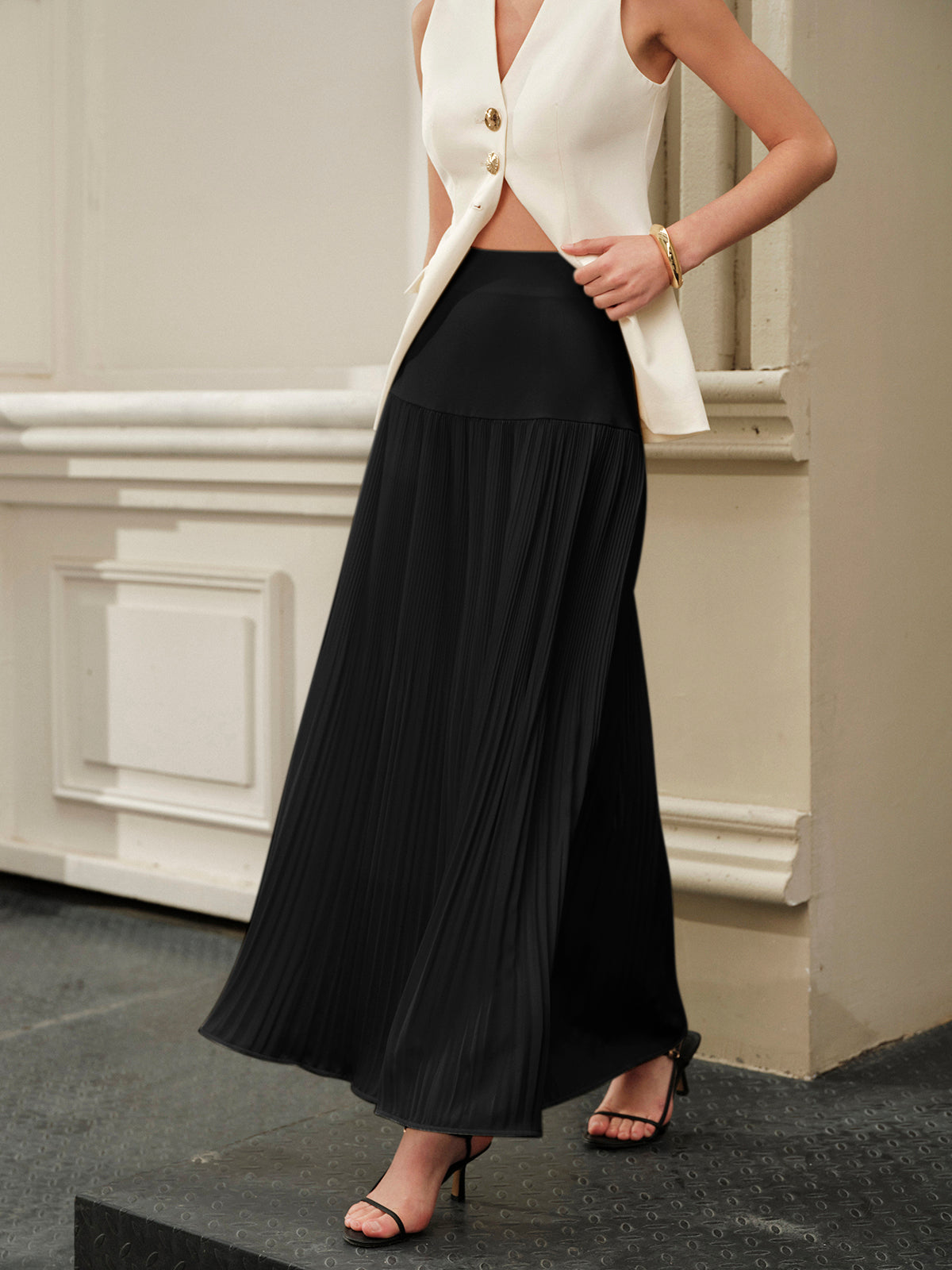 Mid-Waist Pleated Skirt
