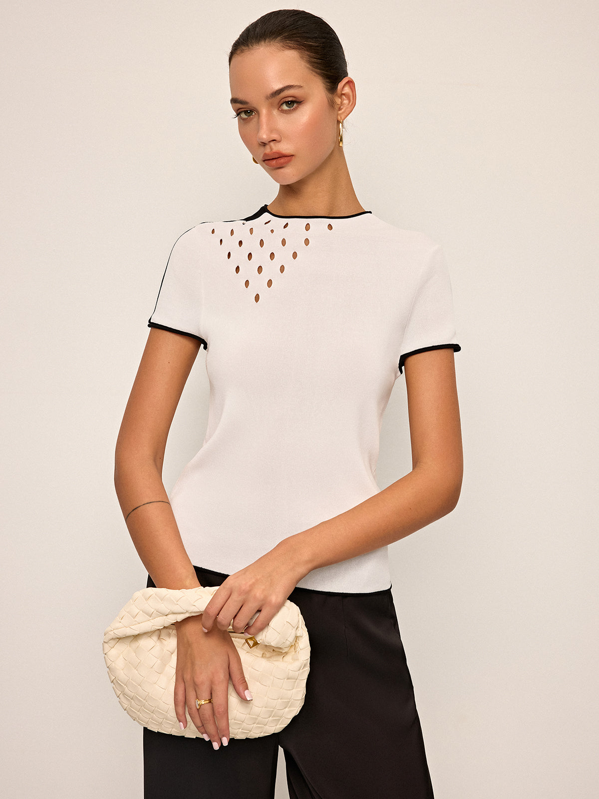 Cut-Out Detail Contrast Trim Knit Top